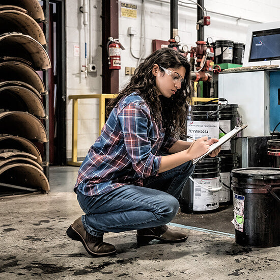 Shop the best collection of safety shoes for women. Our collection features the best work boots and shoes with steel toe or composite toe cap.